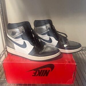 Nike Men's Black and Gray Sneakers